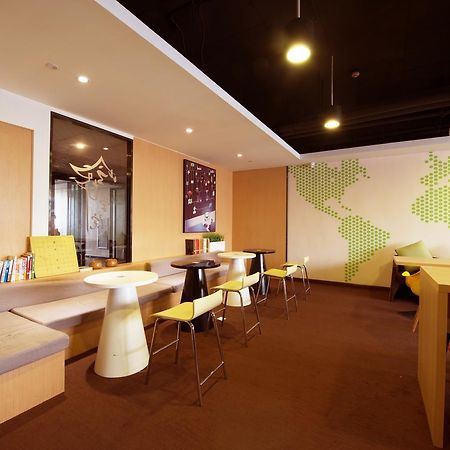 Iu Hotel Ruoyang Yiyang Wenhua Road Exteriör bild