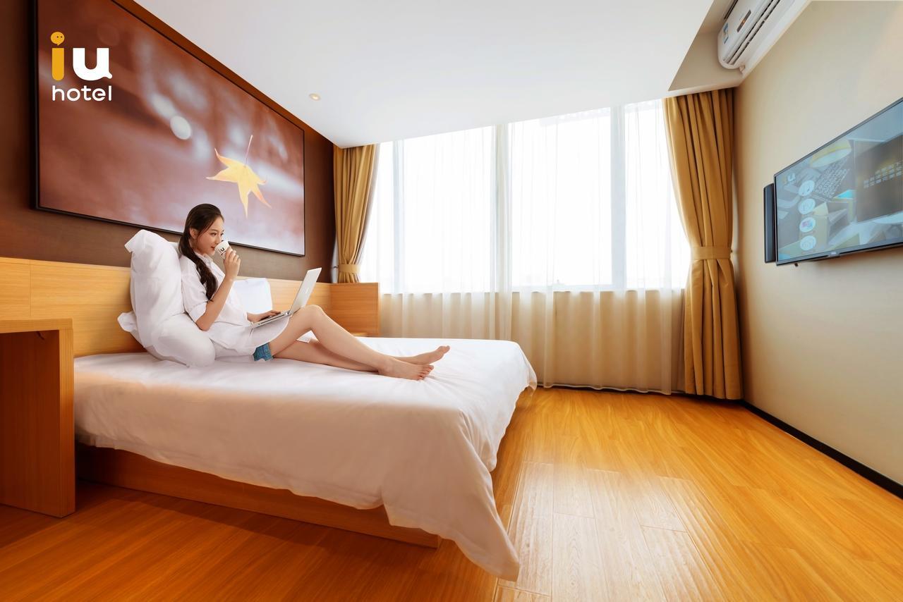 Iu Hotel Ruoyang Yiyang Wenhua Road Exteriör bild